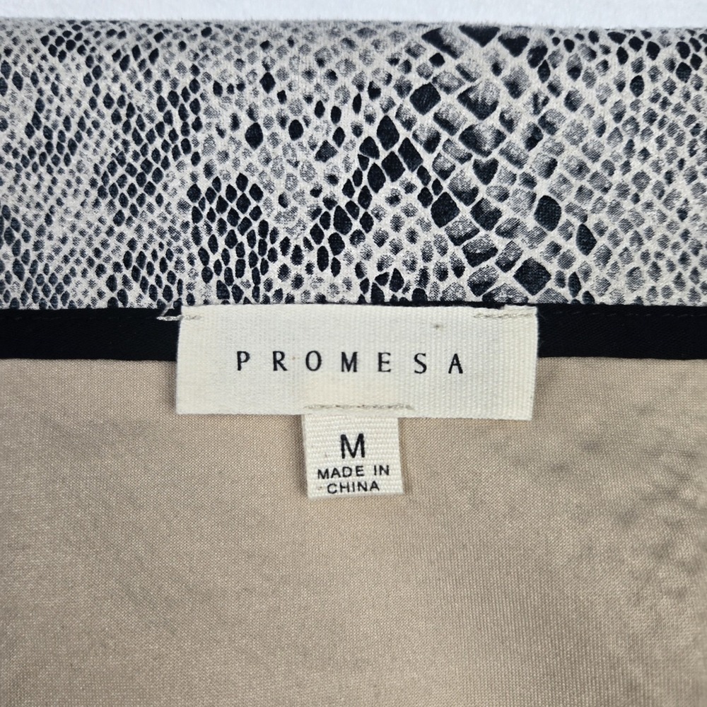 Promesa Women's Tan Black Gray Snake Print Mini Skirt Size Medium Zipper Pockets - Picture 5 of 9